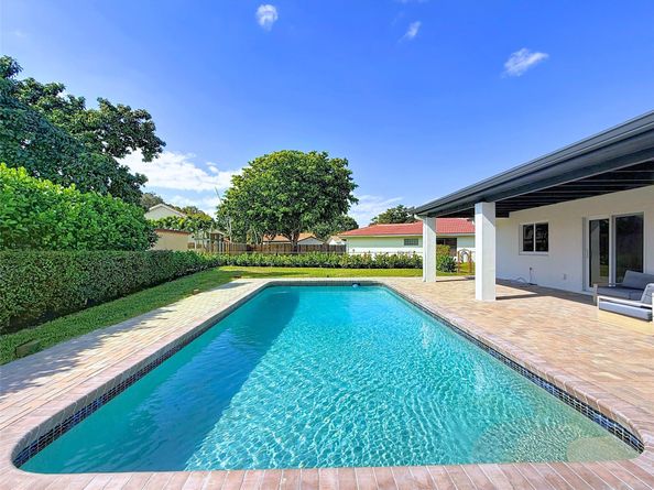 1082 NW 83rd Drive, Coral Springs FL 33071