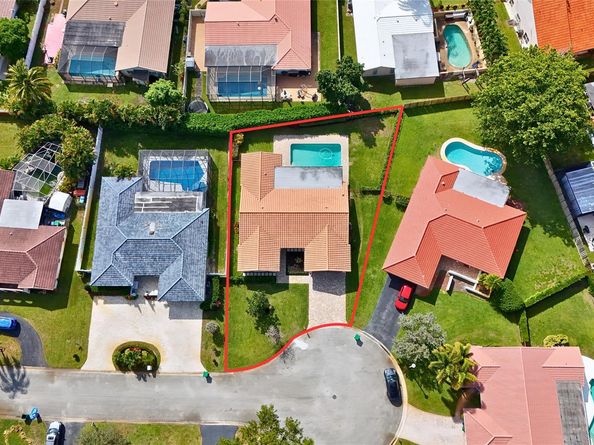 1082 NW 83rd Drive, Coral Springs FL 33071