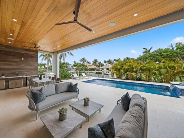 1041 Lewis Cove, Delray Beach FL 33483