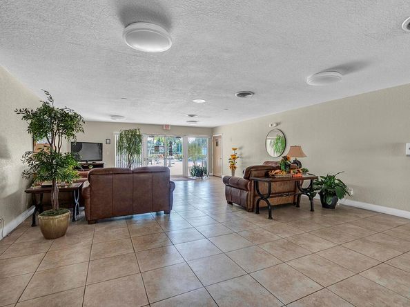 7855 NW 5th Court 203, Margate FL 33063