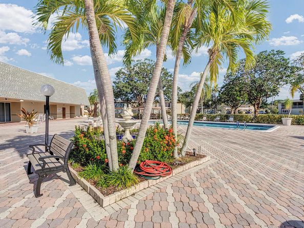 7855 NW 5th Court 203, Margate FL 33063