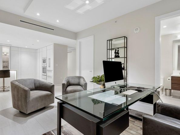 200 SE Mizner Boulevard 307, Boca Raton FL 33432