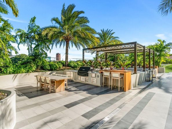 200 SE Mizner Boulevard 307, Boca Raton FL 33432