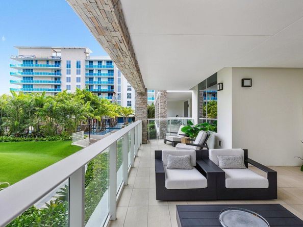 200 SE Mizner Boulevard 307, Boca Raton FL 33432