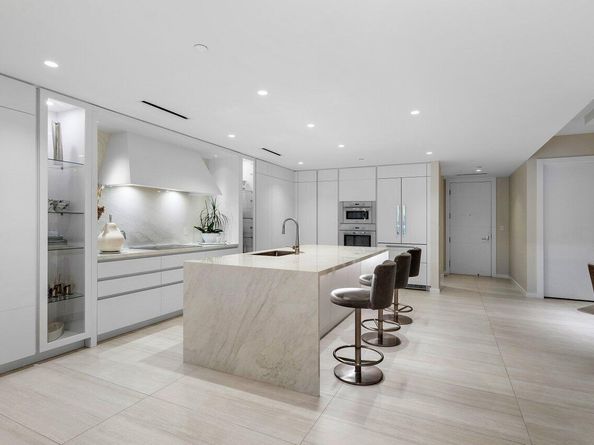 200 SE Mizner Boulevard 307, Boca Raton FL 33432