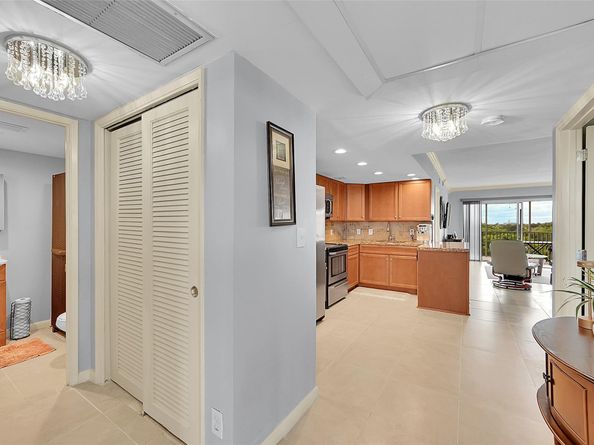 3100 N Palm Aire Dr 606, Pompano Beach FL 33069