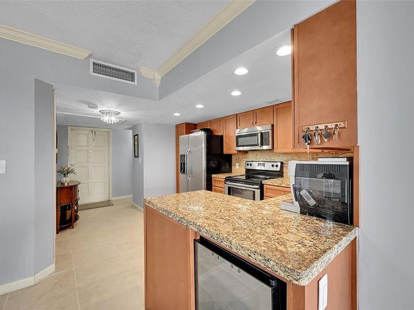 3100 N Palm Aire Dr 606, Pompano Beach FL 33069