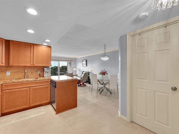 3100 N Palm Aire Dr 606, Pompano Beach FL 33069