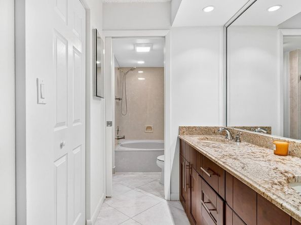 5021 Oak Hill Lane 115, Delray Beach FL 33484