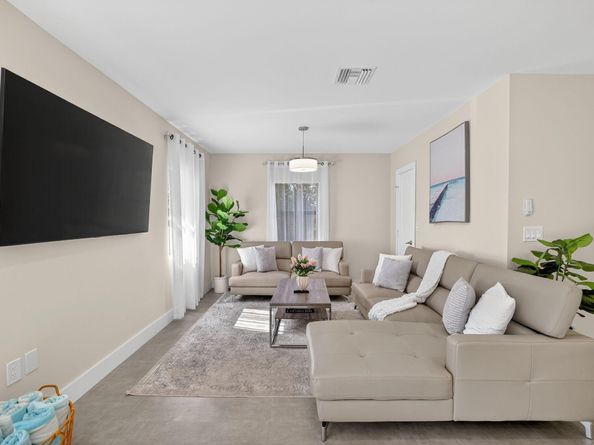 254 NE 20th Street, Delray Beach FL 33444