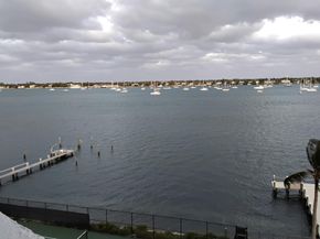 5200 N Flagler Drive SE 702, West Palm Beach FL 33407