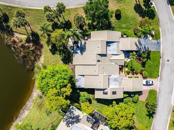 80 Cambridge Lane, Boynton Beach FL 33436