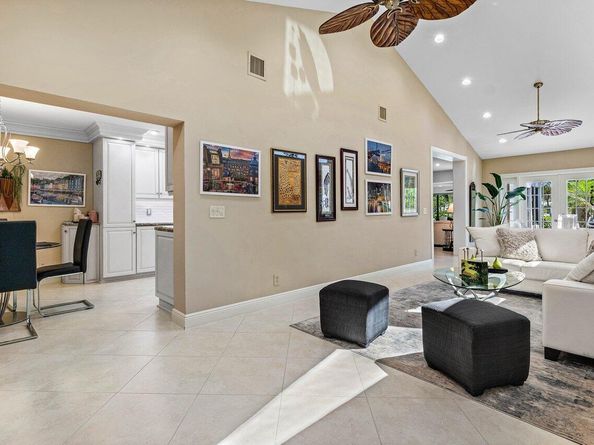 80 Cambridge Lane, Boynton Beach FL 33436