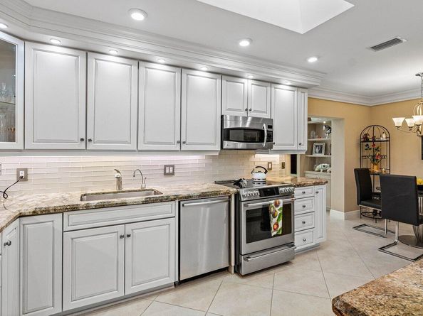 80 Cambridge Lane, Boynton Beach FL 33436