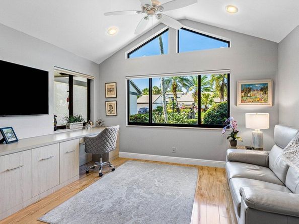 80 Cambridge Lane, Boynton Beach FL 33436