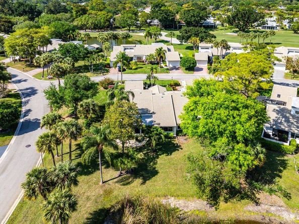 80 Cambridge Lane, Boynton Beach FL 33436