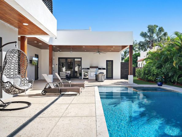 1801 N Lakeside Drive, Lake Worth Beach FL 33460