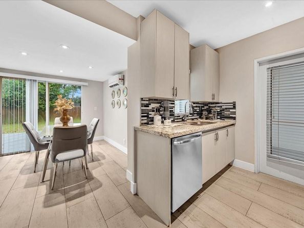 1835 Park Ln, Fort Lauderdale FL 33315