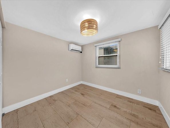 1835 Park Ln, Fort Lauderdale FL 33315