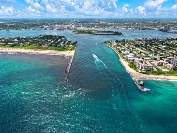 833 Bay Colony Drive S, Juno Beach FL 33408