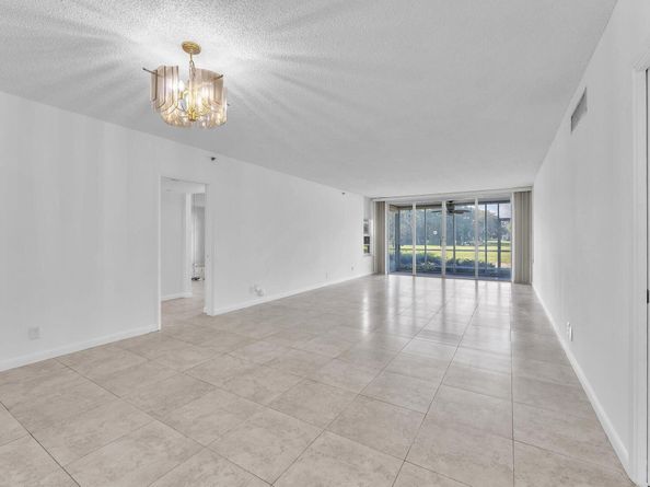 3510 Oaks Way 103, Pompano Beach FL 33069