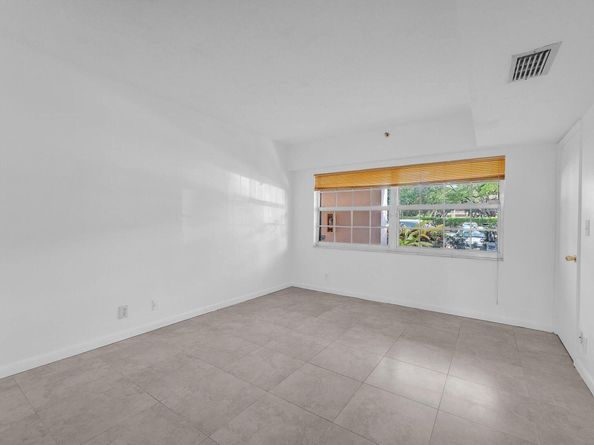 3510 Oaks Way 103, Pompano Beach FL 33069
