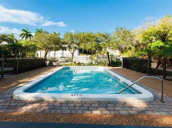 2520 Van Buren St 4, Hollywood FL 33020