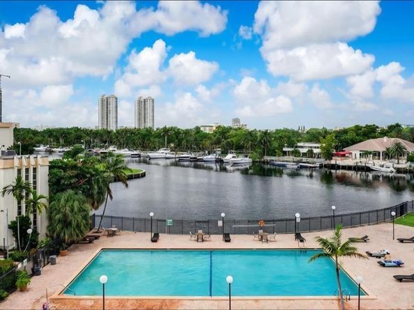 801 Three Islands Blvd 409, Hallandale Beach FL 33009