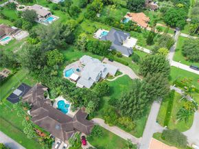 6745 NW 65th Ter, Parkland FL 33067