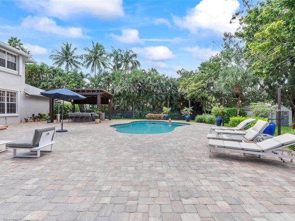6745 NW 65th Ter, Parkland FL 33067