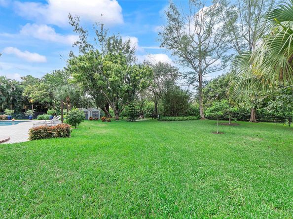 6745 NW 65th Ter, Parkland FL 33067