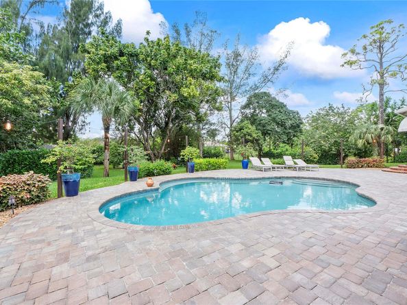 6745 NW 65th Ter, Parkland FL 33067