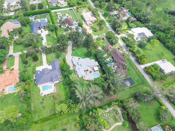 6745 NW 65th Ter, Parkland FL 33067