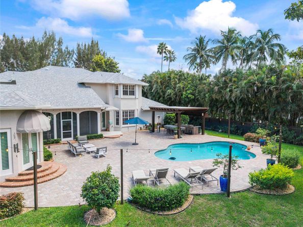 6745 NW 65th Ter, Parkland FL 33067