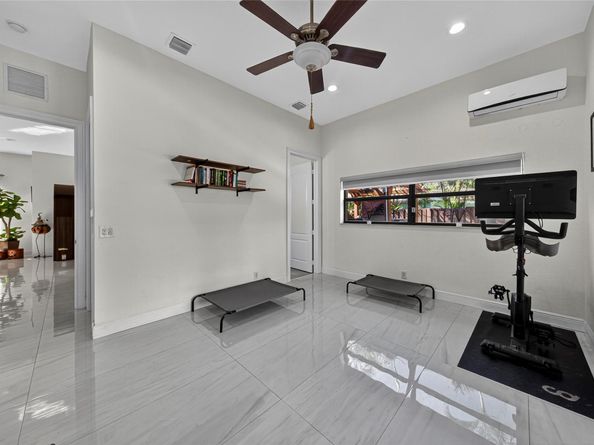 2211 NE 43 Street, Lighthouse Point FL 33064