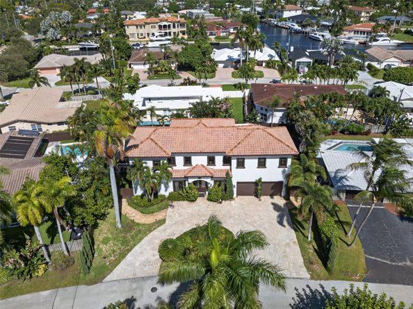 2211 NE 43 Street, Lighthouse Point FL 33064