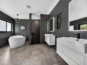 2211 NE 43 Street, Lighthouse Point FL 33064