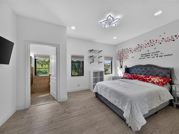 2211 NE 43 Street, Lighthouse Point FL 33064