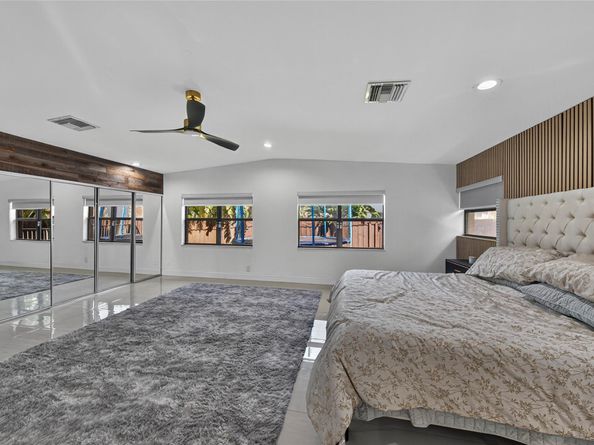 2211 NE 43 Street, Lighthouse Point FL 33064