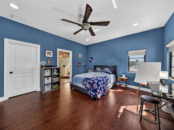 2211 NE 43 Street, Lighthouse Point FL 33064