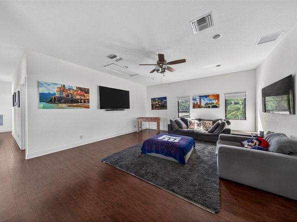 2211 NE 43 Street, Lighthouse Point FL 33064