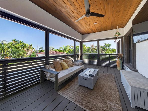 2211 NE 43 Street, Lighthouse Point FL 33064