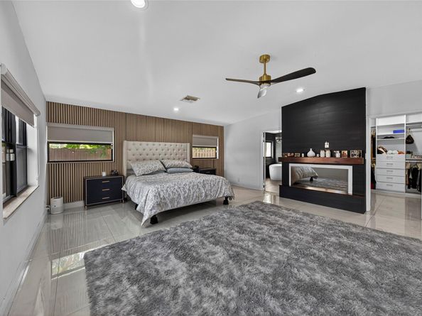 2211 NE 43 Street, Lighthouse Point FL 33064