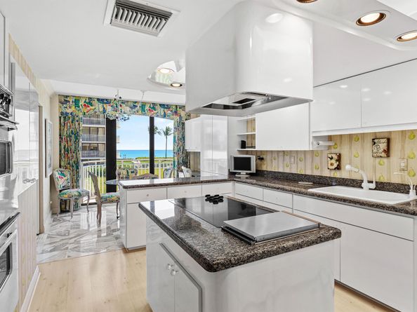 2580 S Ocean Boulevard 1c2, Palm Beach FL 33480