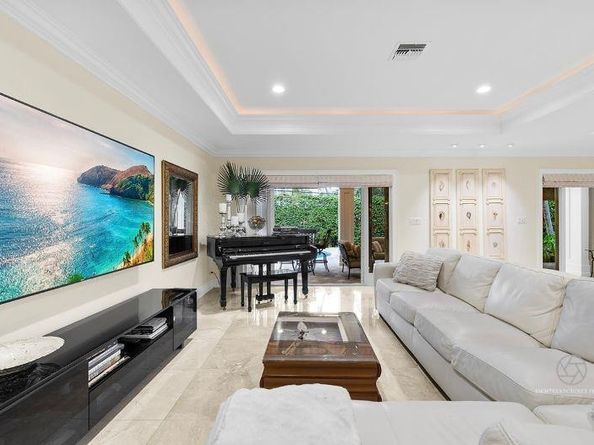 707 NE 26 Ave., Fort Lauderdale FL 33304