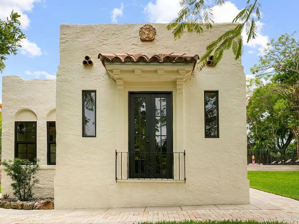 828 35th Street, West Palm Beach FL 33407