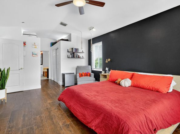 18676 SW 16th St, Pembroke Pines FL 33029