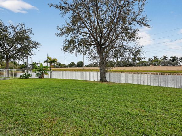 18676 SW 16th St, Pembroke Pines FL 33029