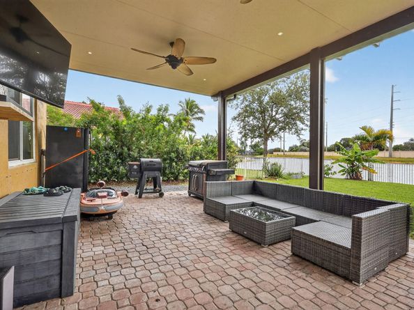 18676 SW 16th St, Pembroke Pines FL 33029