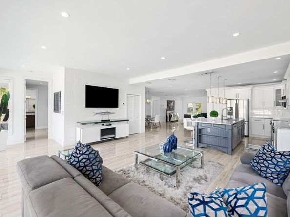 2331 SE 14th Street, Pompano Beach FL 33062